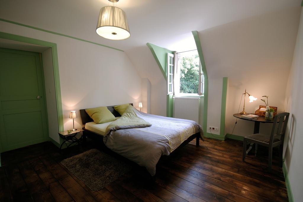 La Grande Sauvagere Bed and Breakfast Saint-Pierre-de-Plesguen Værelse billede